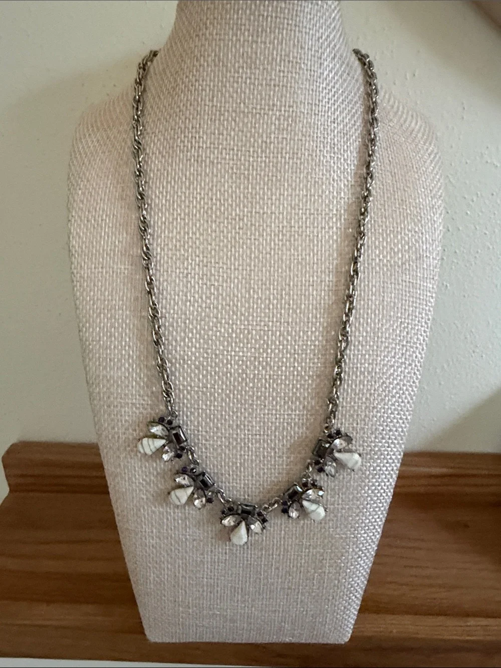 Elegant White Teardrop Pendant Necklace - Women Jewelry